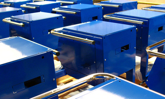 Precision sheet metal processing - Industrial fabrication - Laser cutting - Punching und deep-drawing - Made-to-order bending