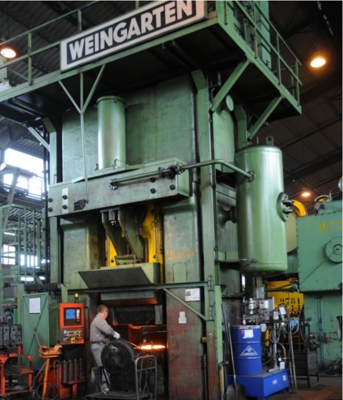 Die neue Anlage ersetzt eine 5400 Tonnen starke Maschine von Müller Weingarten