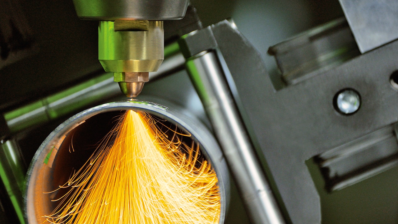 Laser cutting of the inside opening on a round tube