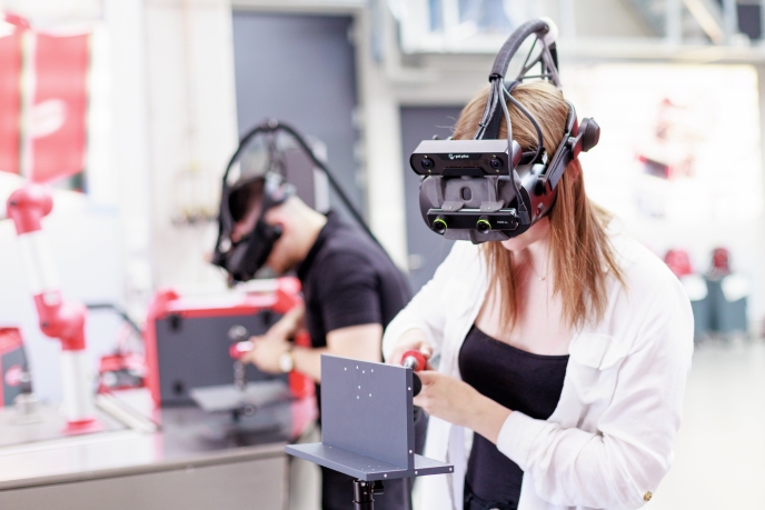 AI and AI in the training of skilled workers